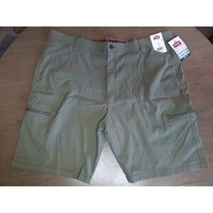 NWT Wrangler Outdoor All Terrain Cargo Shorts 6 Pockets Size 44 Moisture Wicking